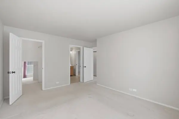 4980 Kimball Hill Drive #C2, Rolling Meadows, IL 60008