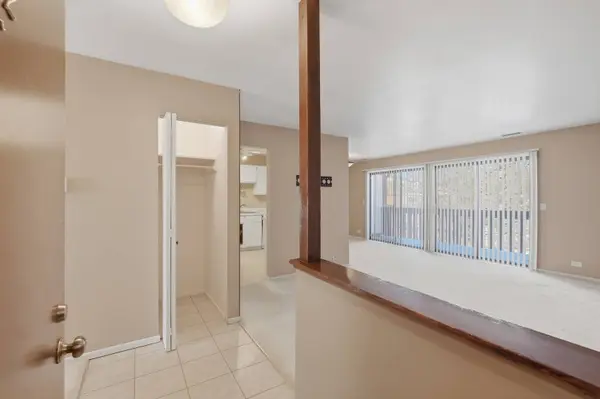 4980 Kimball Hill Drive #C2, Rolling Meadows, IL 60008