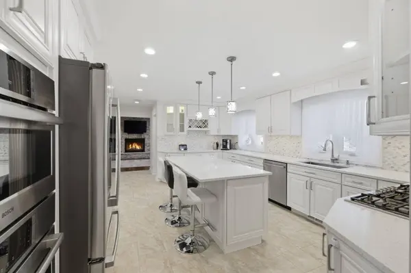 532 Lois Court, Mount Prospect, IL 60056