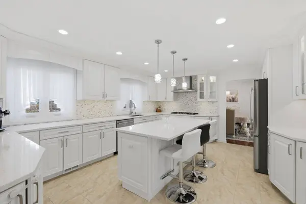 532 Lois Court, Mount Prospect, IL 60056