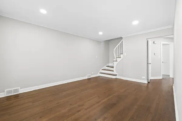 7244 N Kilpatrick AVE, Lincolnwood, IL 60712