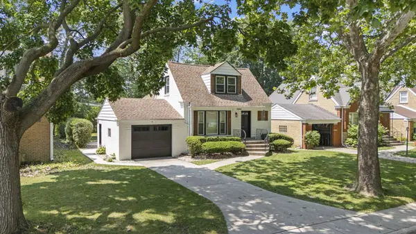 7244 N Kilpatrick AVE, Lincolnwood, IL 60712