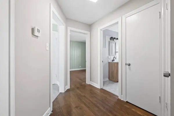 7244 N Kilpatrick AVE, Lincolnwood, IL 60712