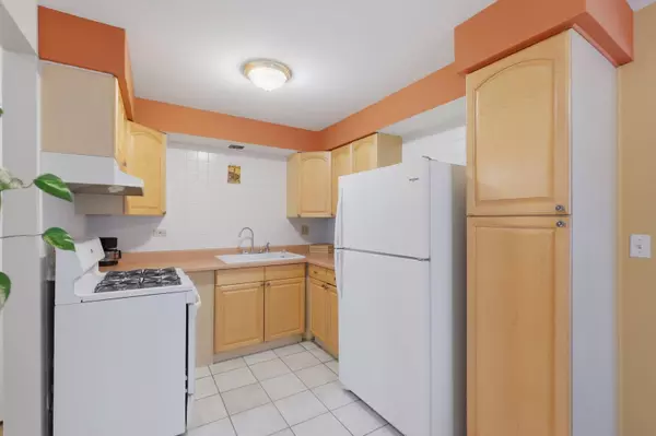 8549 W Grand AVE #3E, River Grove, IL 60171