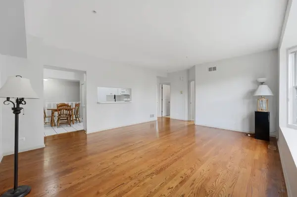 402 Arboretum DR #78, Lombard, IL 60148