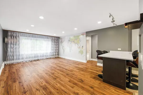 1258 Brown Street #204, Des Plaines, IL 60016