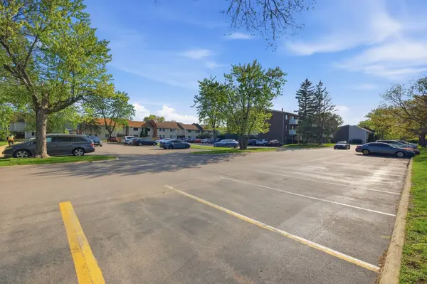 3000 BAYSIDE W Drive #211, Palatine, IL 60074