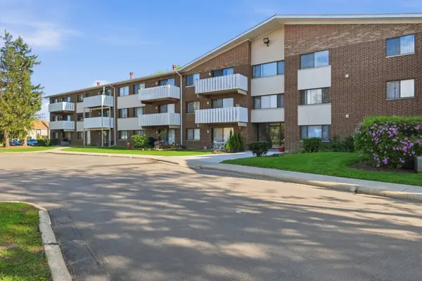 3000 BAYSIDE W Drive #211, Palatine, IL 60074