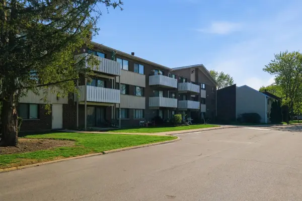 3000 BAYSIDE W Drive #211, Palatine, IL 60074