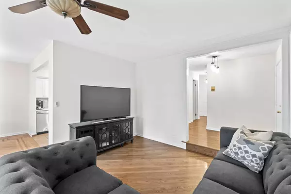 112 Autumn Court #112, Buffalo Grove, IL 60089