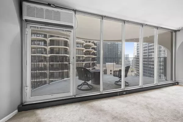 300 N State Street #2824, Chicago, IL 60654