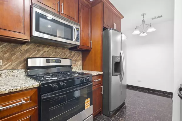 1414 N Sterling AVE #202, Palatine, IL 60067