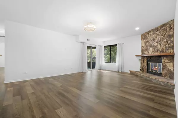 1414 N Sterling Avenue #202, Palatine, IL 60067