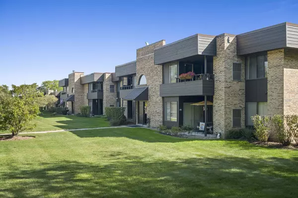 1414 N Sterling Avenue #202, Palatine, IL 60067