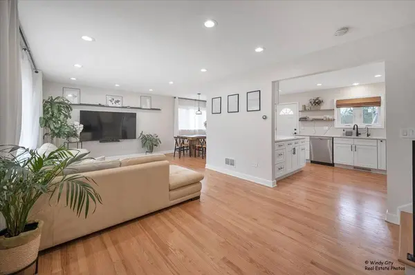 113 S Wedgewood DR, Barrington, IL 60010