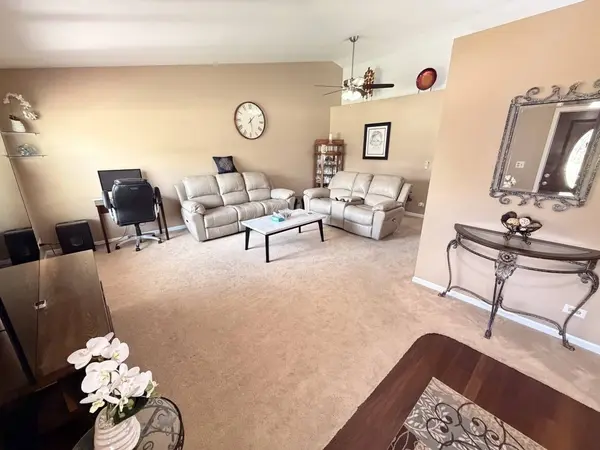 1219 Huntington Drive, Mundelein, IL 60060