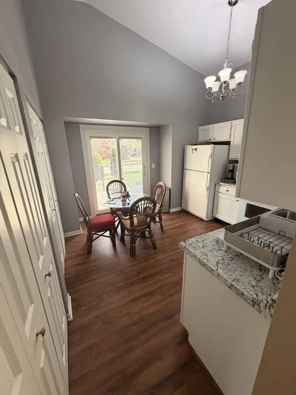 1219 Huntington DR, Mundelein, IL 60060