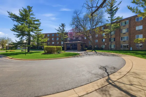 1500 Robin CIR #112, Hoffman Estates, IL 60169