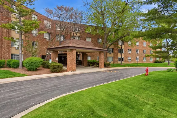 1500 Robin Circle #205, Hoffman Estates, IL 60169