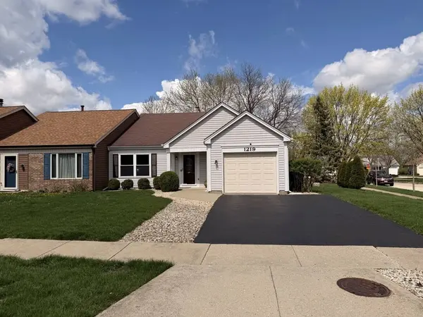 1219 Huntington DR, Mundelein, IL 60060