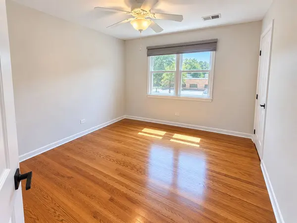 225 W Johnson ST #1A, Palatine, IL 60067