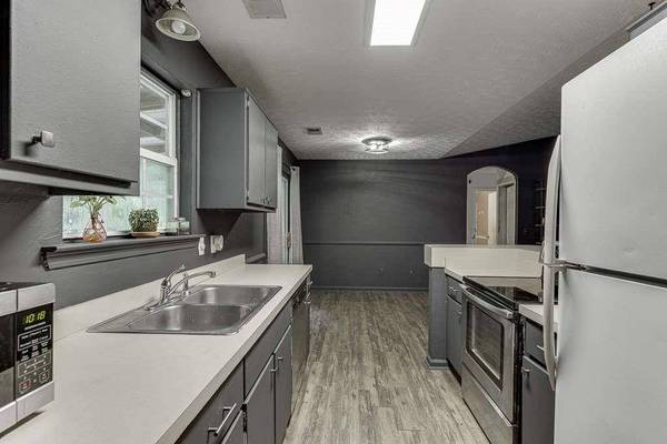 6784 Creeks Edge CT, Flowery Branch, GA 30542