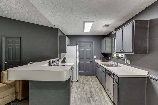 6784 Creeks Edge CT, Flowery Branch, GA 30542