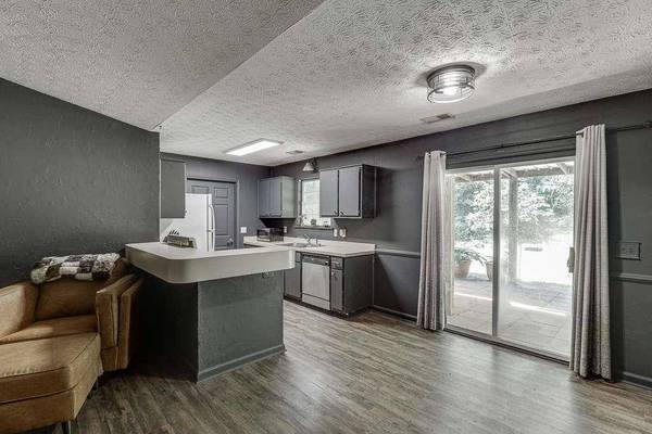 6784 Creeks Edge CT, Flowery Branch, GA 30542