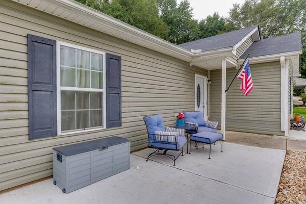 31 Coles Court DR, Commerce, GA 30529