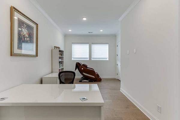 6996 River Rock DR, Flowery Branch, GA 30542