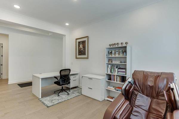 6996 River Rock DR, Flowery Branch, GA 30542