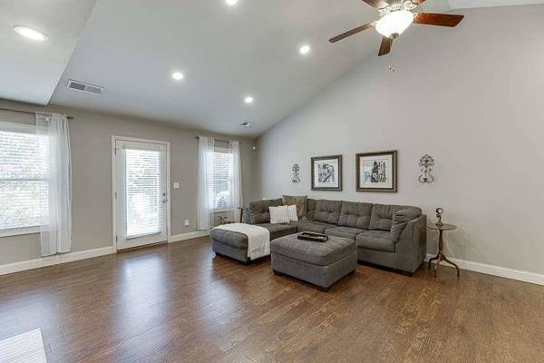 5652 Leaf Ridge LN, Buford, GA 30518