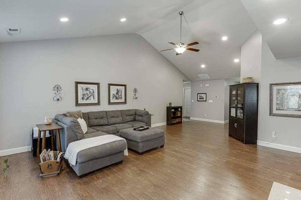 5652 Leaf Ridge LN, Buford, GA 30518