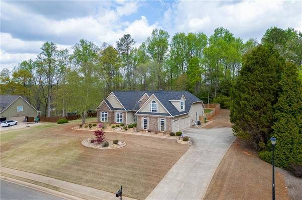 209 Legendary DR, Hoschton, GA 30548