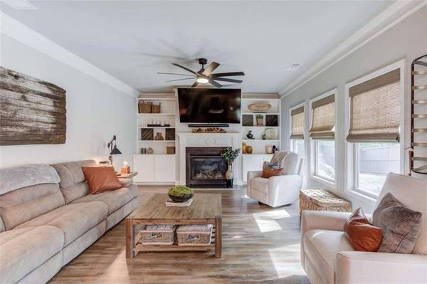 102 Morris Creek DR, Hoschton, GA 30548