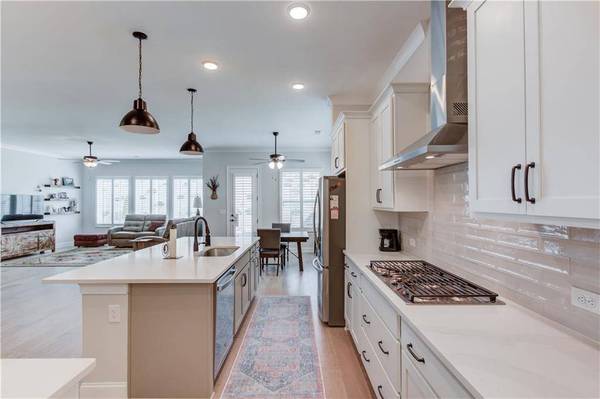 6971 Scenic Overlook TRCE, Flowery Branch, GA 30542