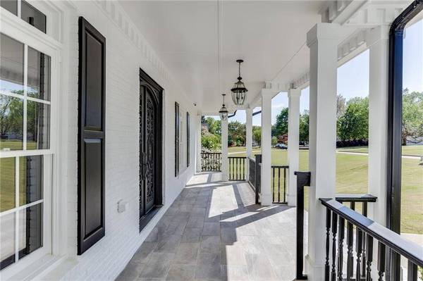 5821 Chalet WAY, Hoschton, GA 30548