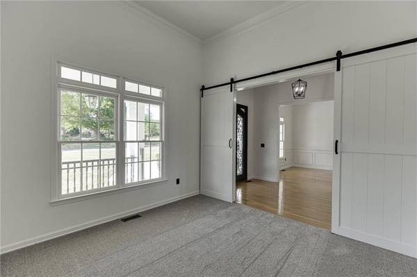 5821 Chalet WAY, Hoschton, GA 30548
