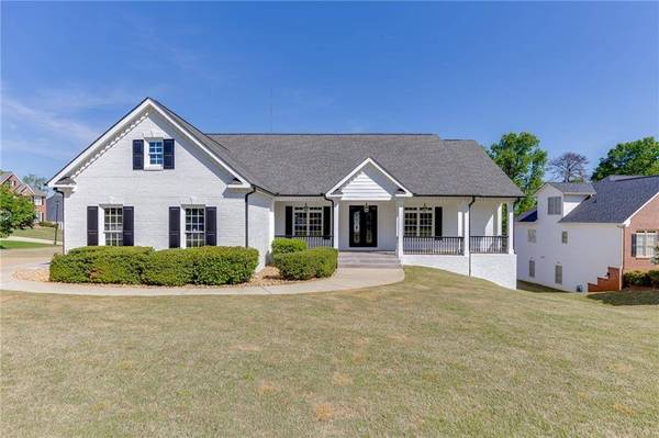 5821 Chalet WAY, Hoschton, GA 30548