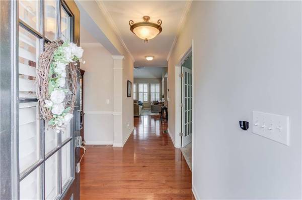 7568 Brookstone CIR, Flowery Branch, GA 30542