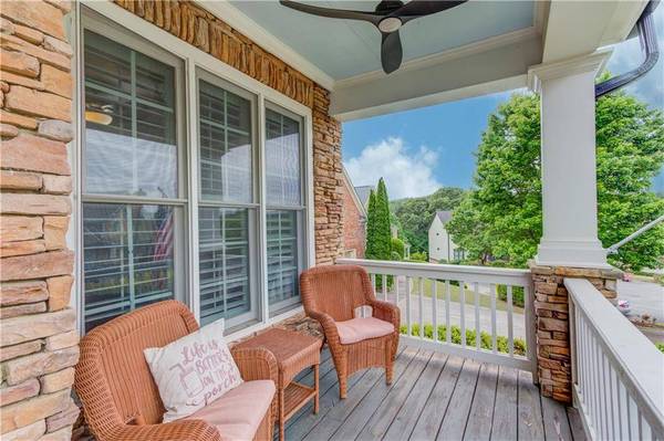 7568 Brookstone CIR, Flowery Branch, GA 30542