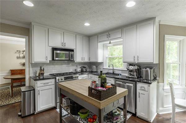 3236 Classic DR, Snellville, GA 30078