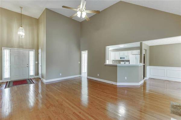 5972 River Oaks DR, Flowery Branch, GA 30542