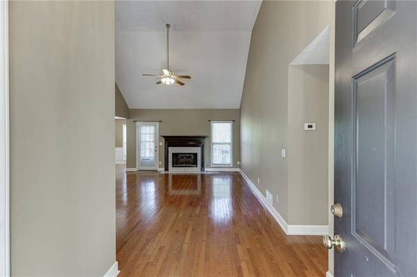 5972 River Oaks DR, Flowery Branch, GA 30542