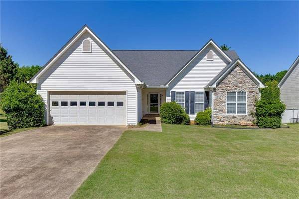 5972 River Oaks DR, Flowery Branch, GA 30542