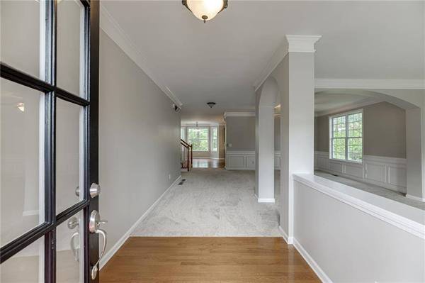 5971 Peacock LN, Hoschton, GA 30548