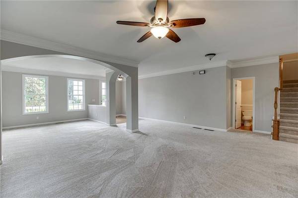 5971 Peacock LN, Hoschton, GA 30548
