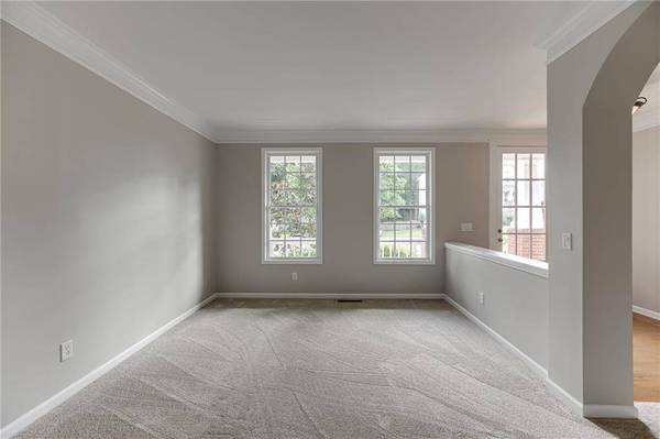 5971 Peacock LN, Hoschton, GA 30548