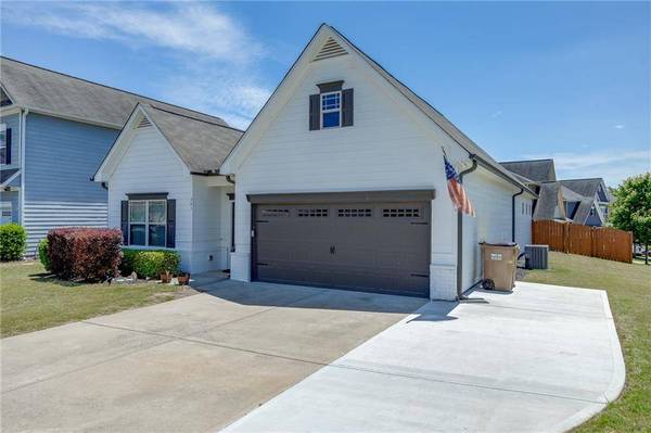 381 Eagles Bluff WAY, Hoschton, GA 30548