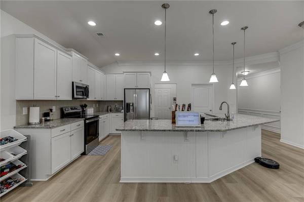 381 Eagles Bluff WAY, Hoschton, GA 30548